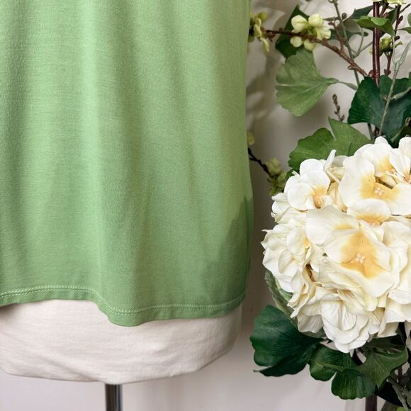 Halogen Mixed Media Notch Collar Sleeveless Top | Medium | Fresh Green - Picture 4 of 10